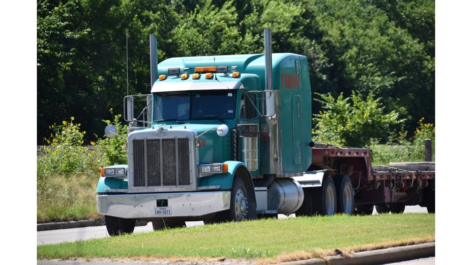 HGV driver suffers fatal injuries